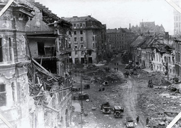 Stehend sterben – Belagerung von Budapest 1944-1945