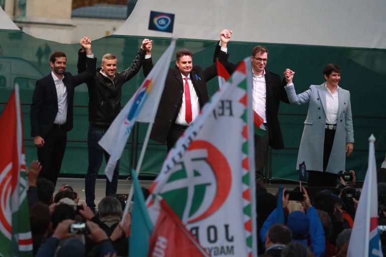 Rechtsextreme Partei mischt im Anti-Orban-Bündnis mit