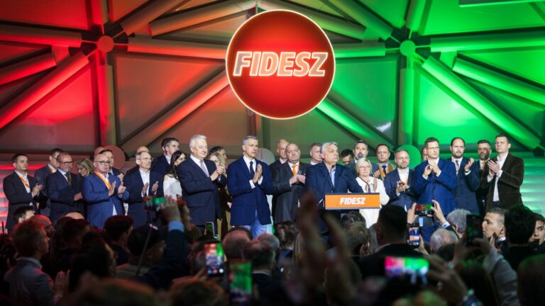 Wir geben niemals auf !